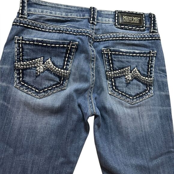 Miss Me denim brand size 27 boyfriend capri. Style # JB1026P4 Embellished - Picture 5 of 9